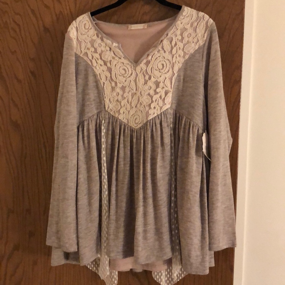 NWT super cute top from Altar’d state